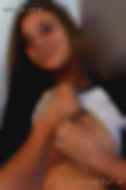 Looking for a sugar St. Charles, MO daddy to spoil me!